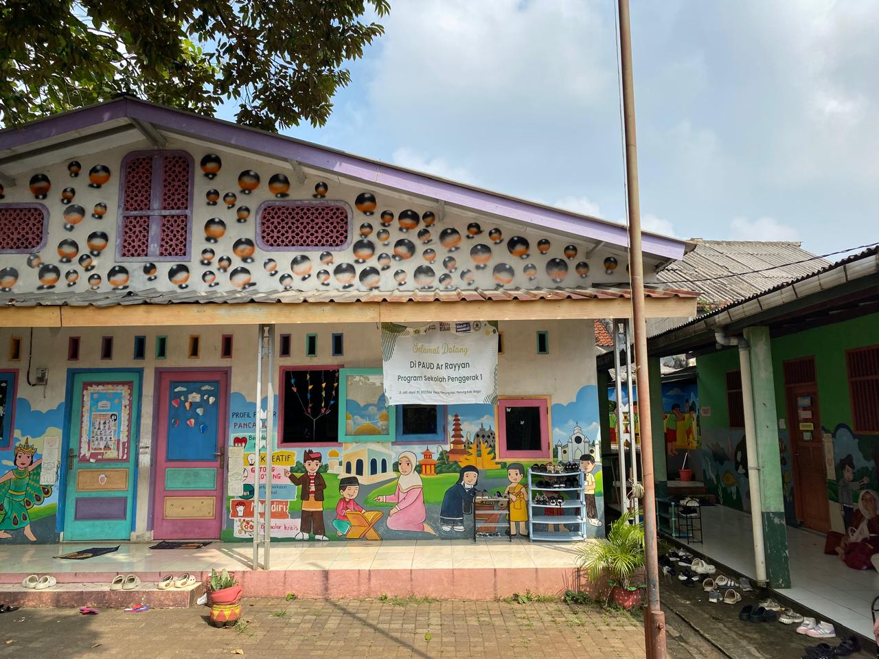 Anak-anak belajar bersama di PAUD Ar Rayyan