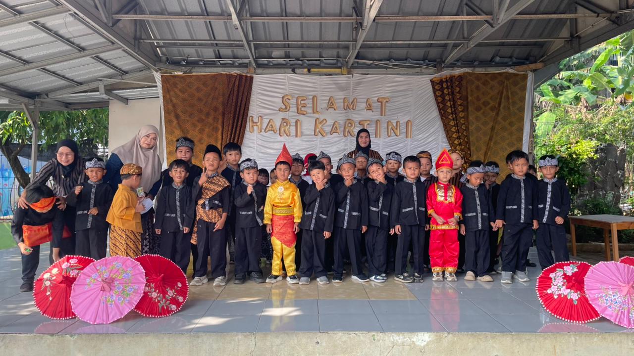 Bermain kreatif